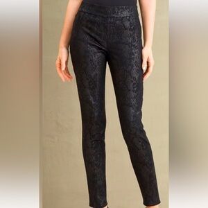 NWT Women’s Chico’s Black Foiled Snakeskin Pull On Jeggings Jeans Size 8